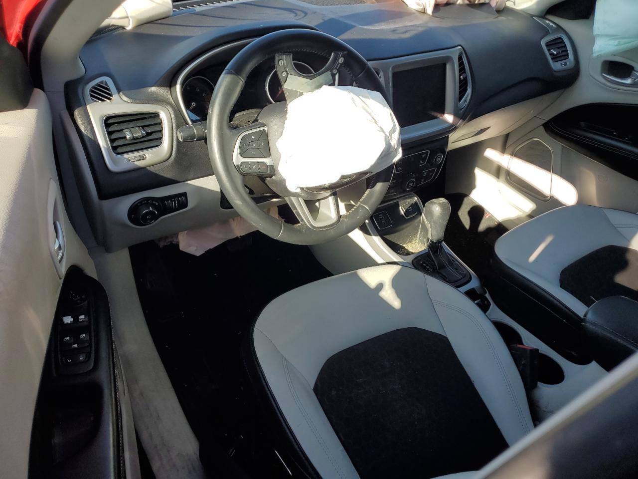 2018 Jeep Compass - Image 8