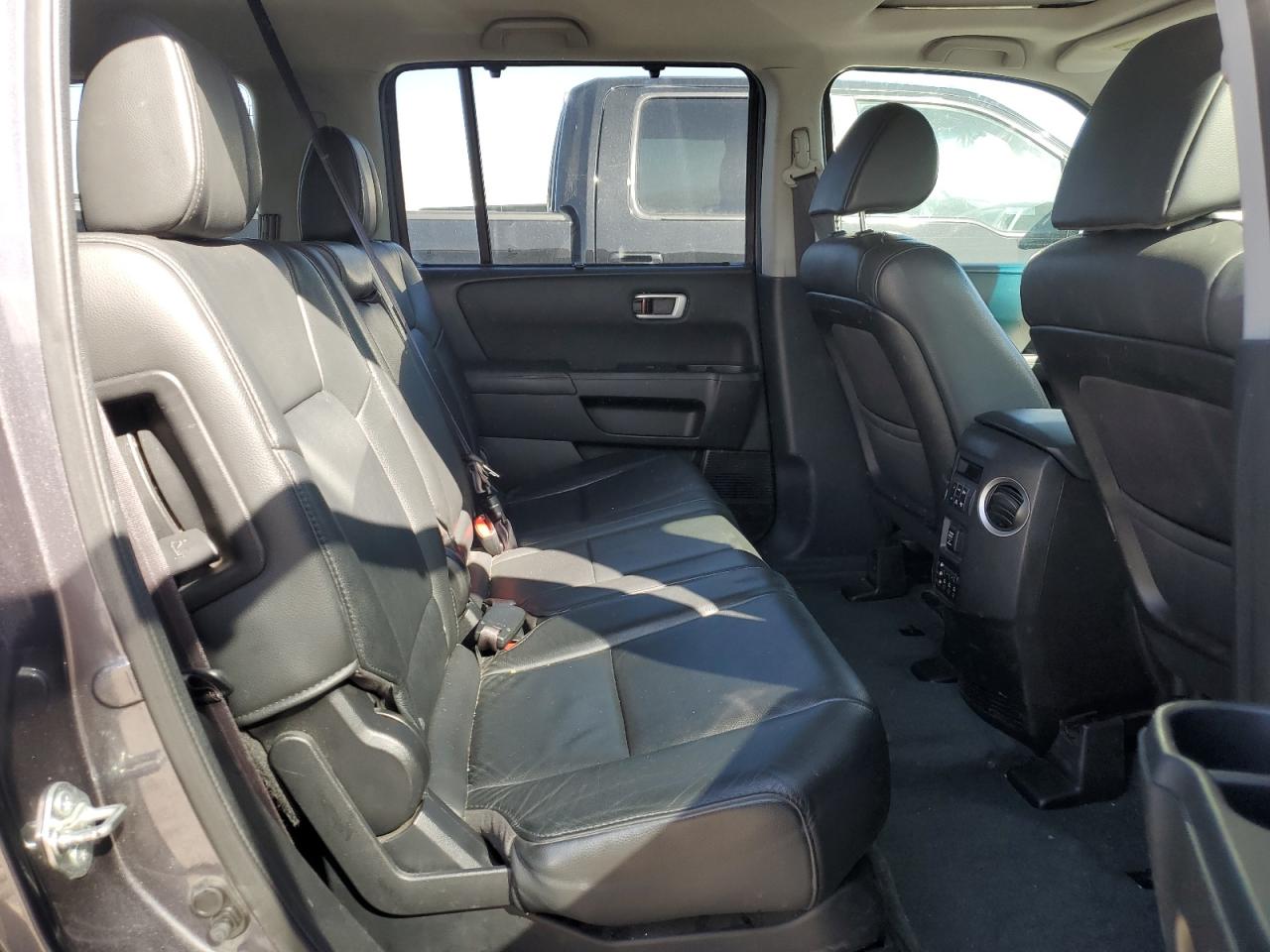 2014 Honda Pilot - Image 10