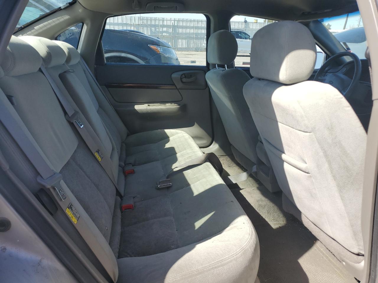 2005 Chevrolet Impala - Image 10