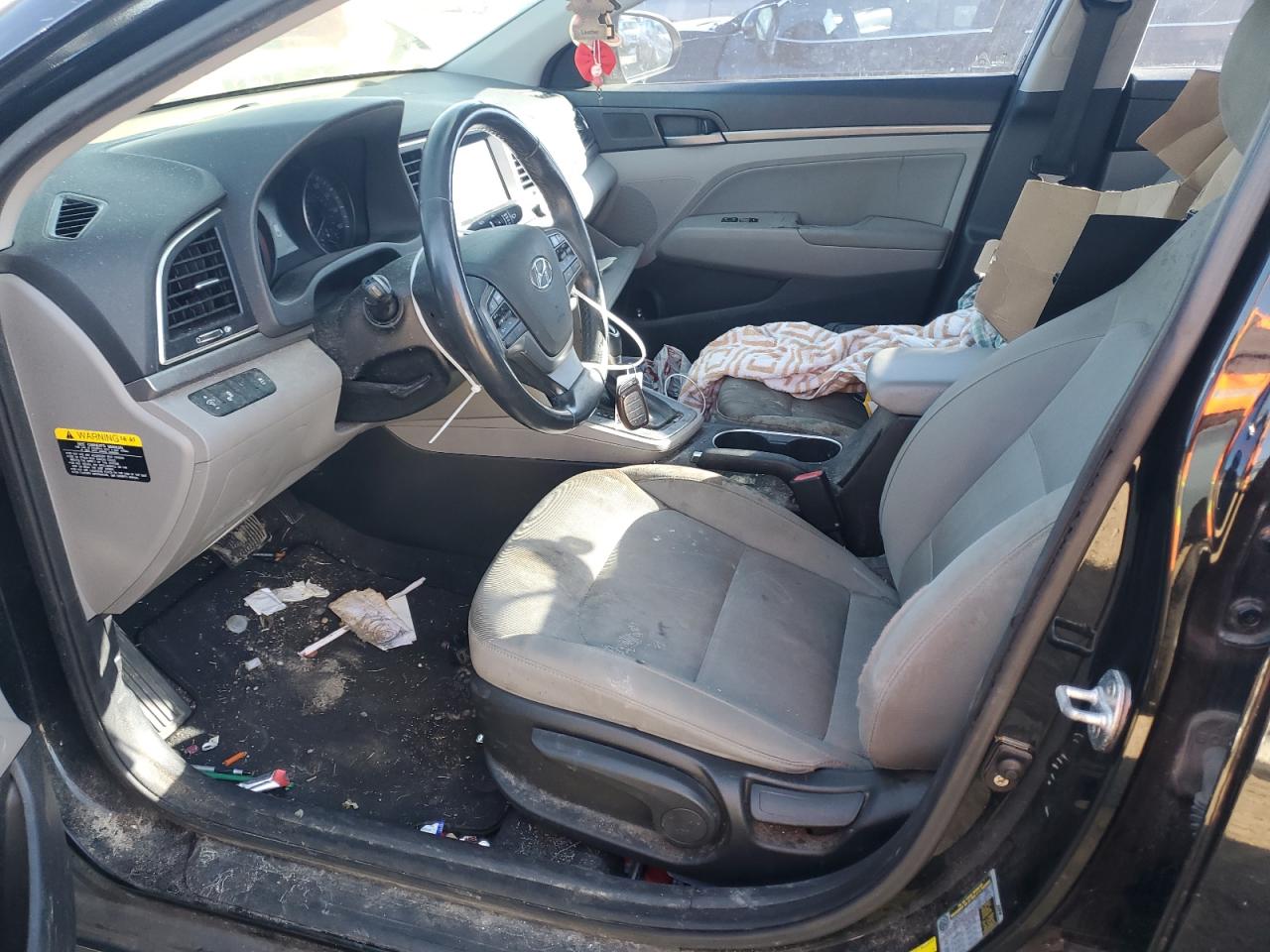 2018 Hyundai Elantra - Image 7