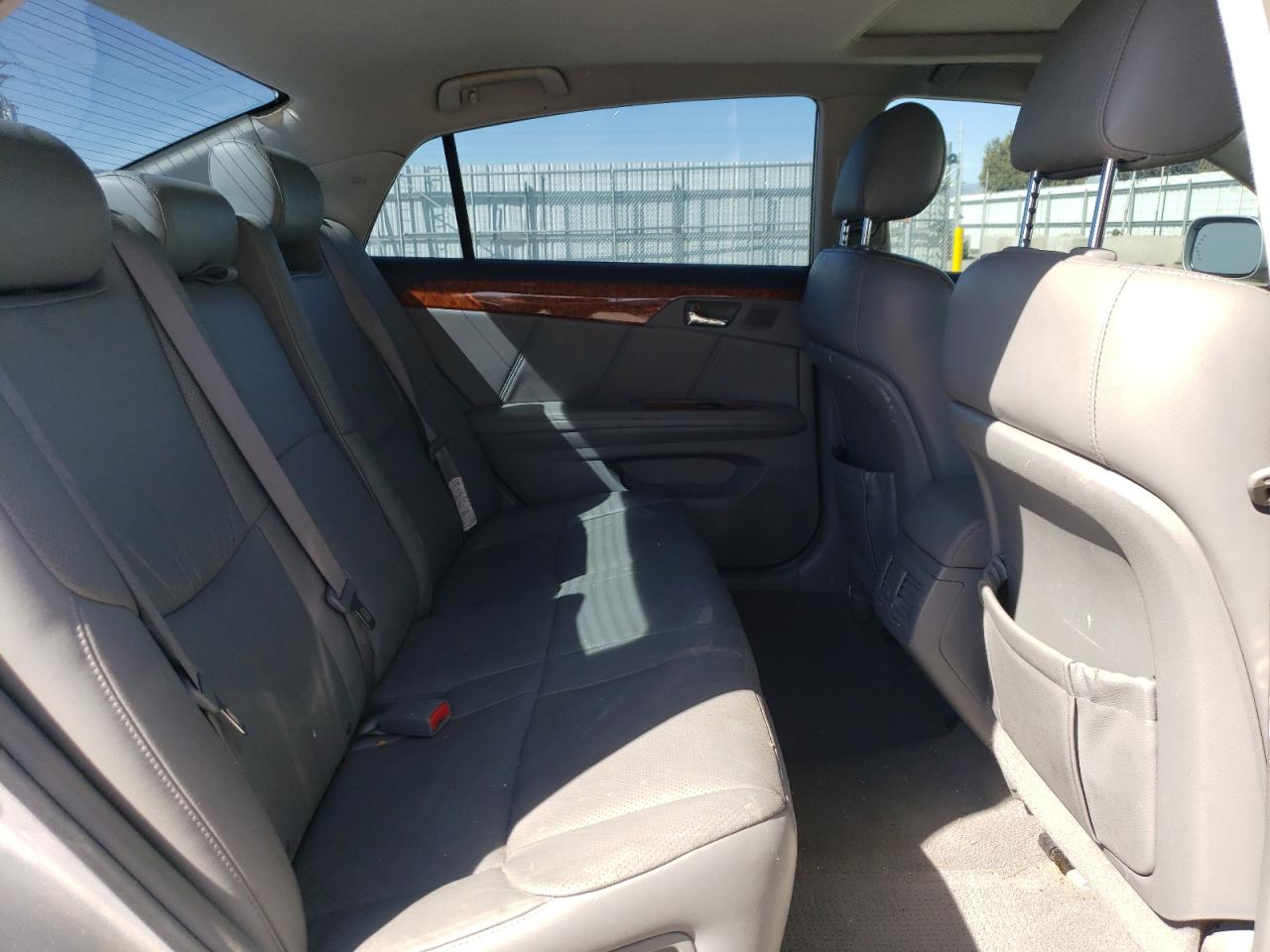 2005 Toyota Avalon - Image 10
