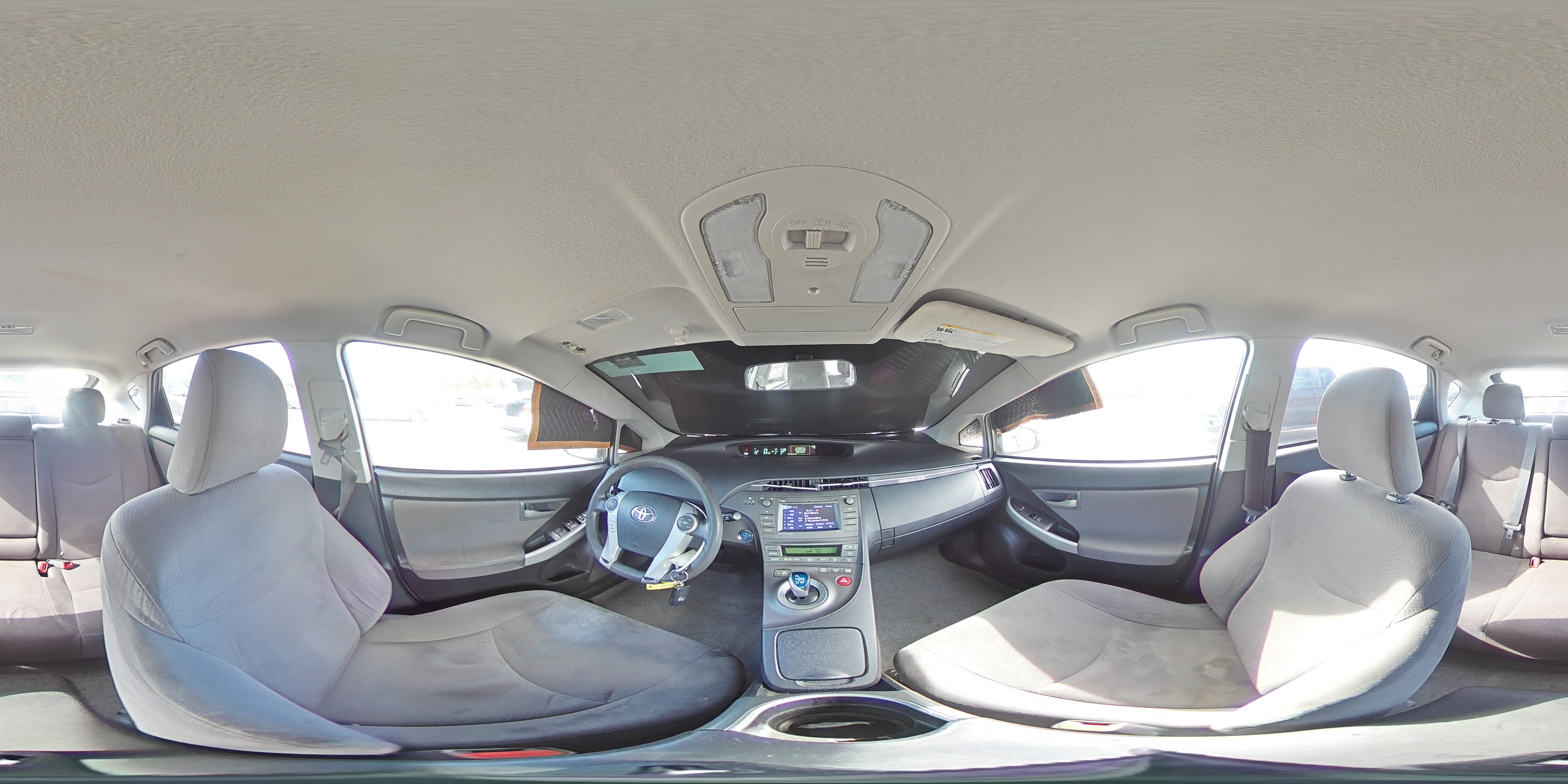 2015 Toyota Prius - Image 12