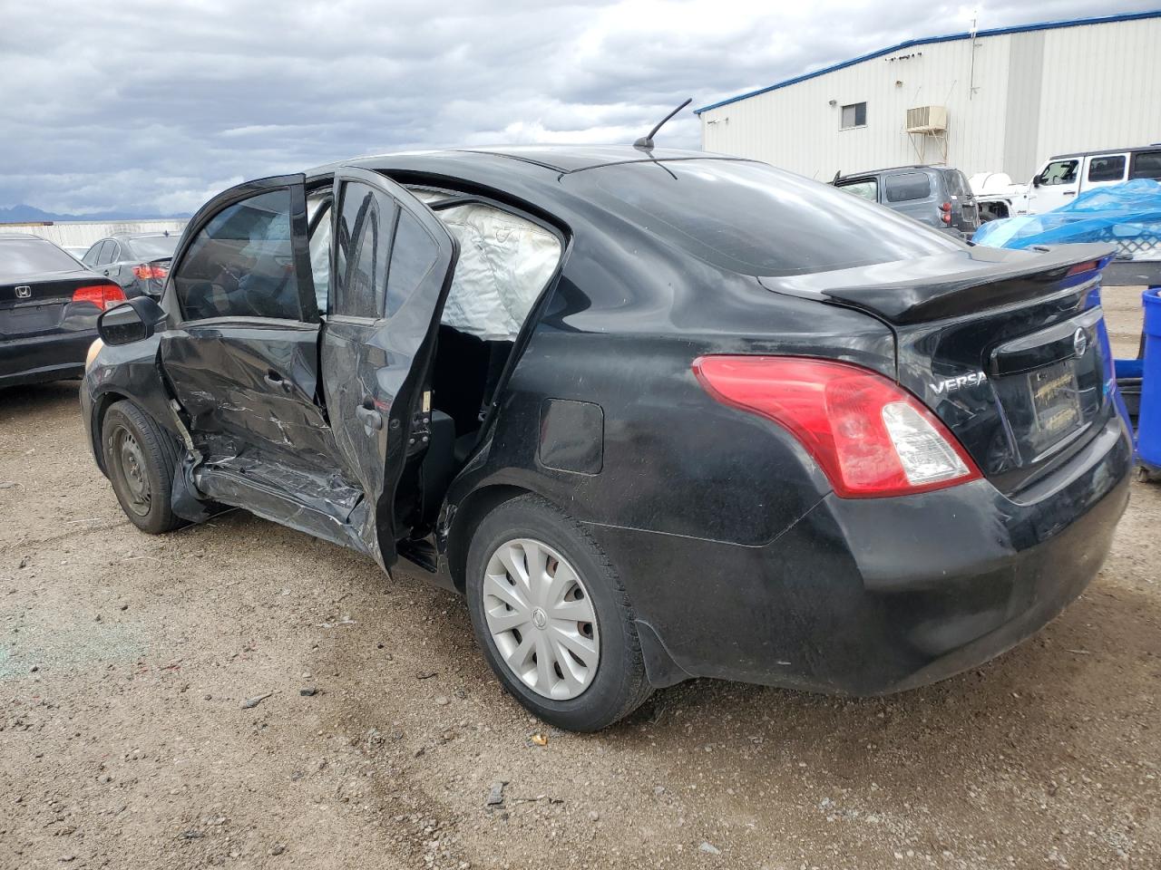 2014 Nissan Versa - Image 2