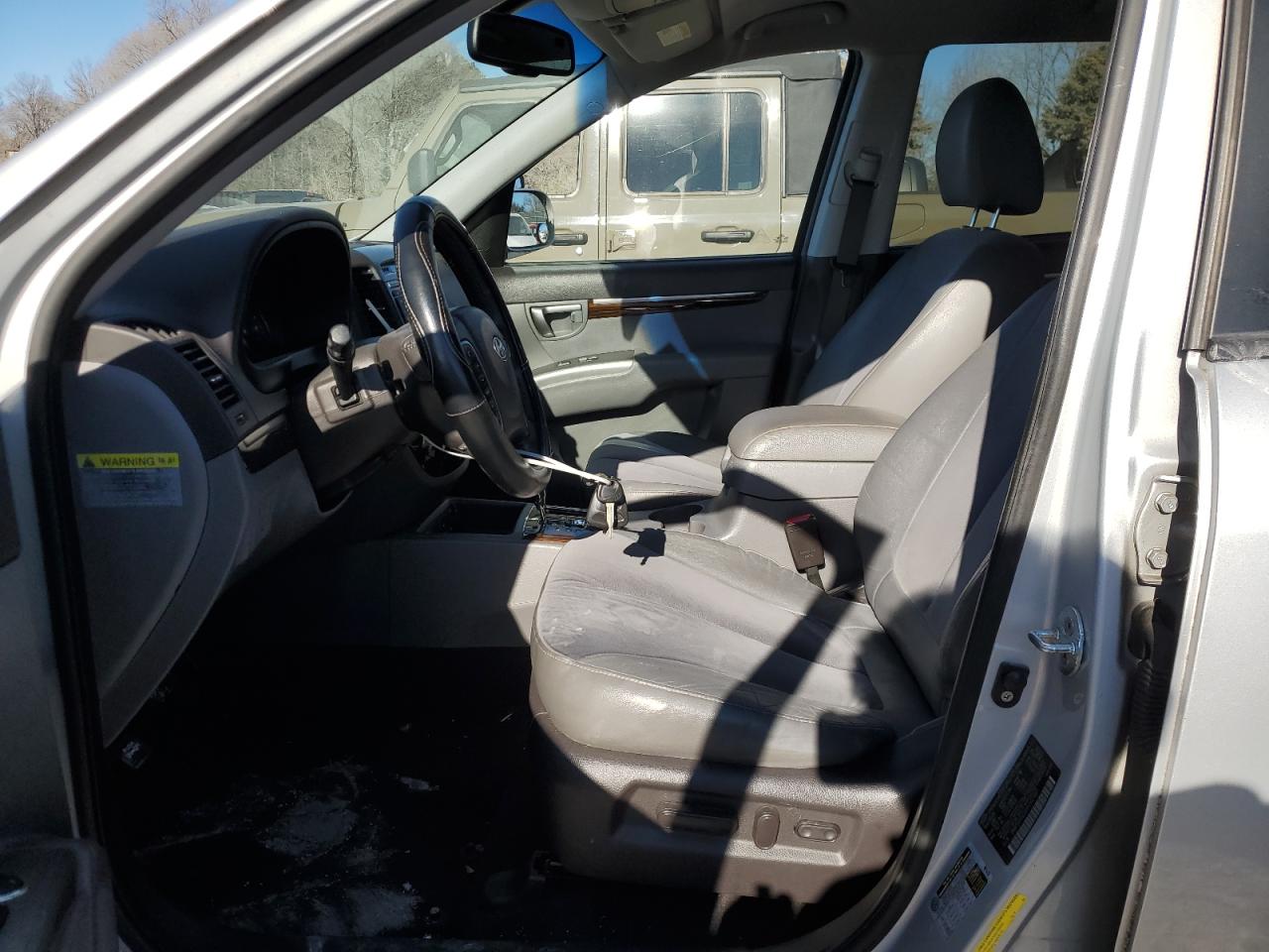 2010 Hyundai Santa Fe - Image 7