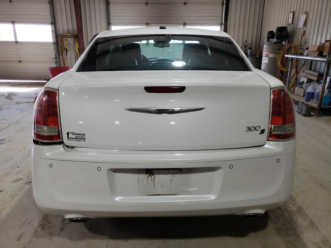 2013 Chrysler 300 - Image 6