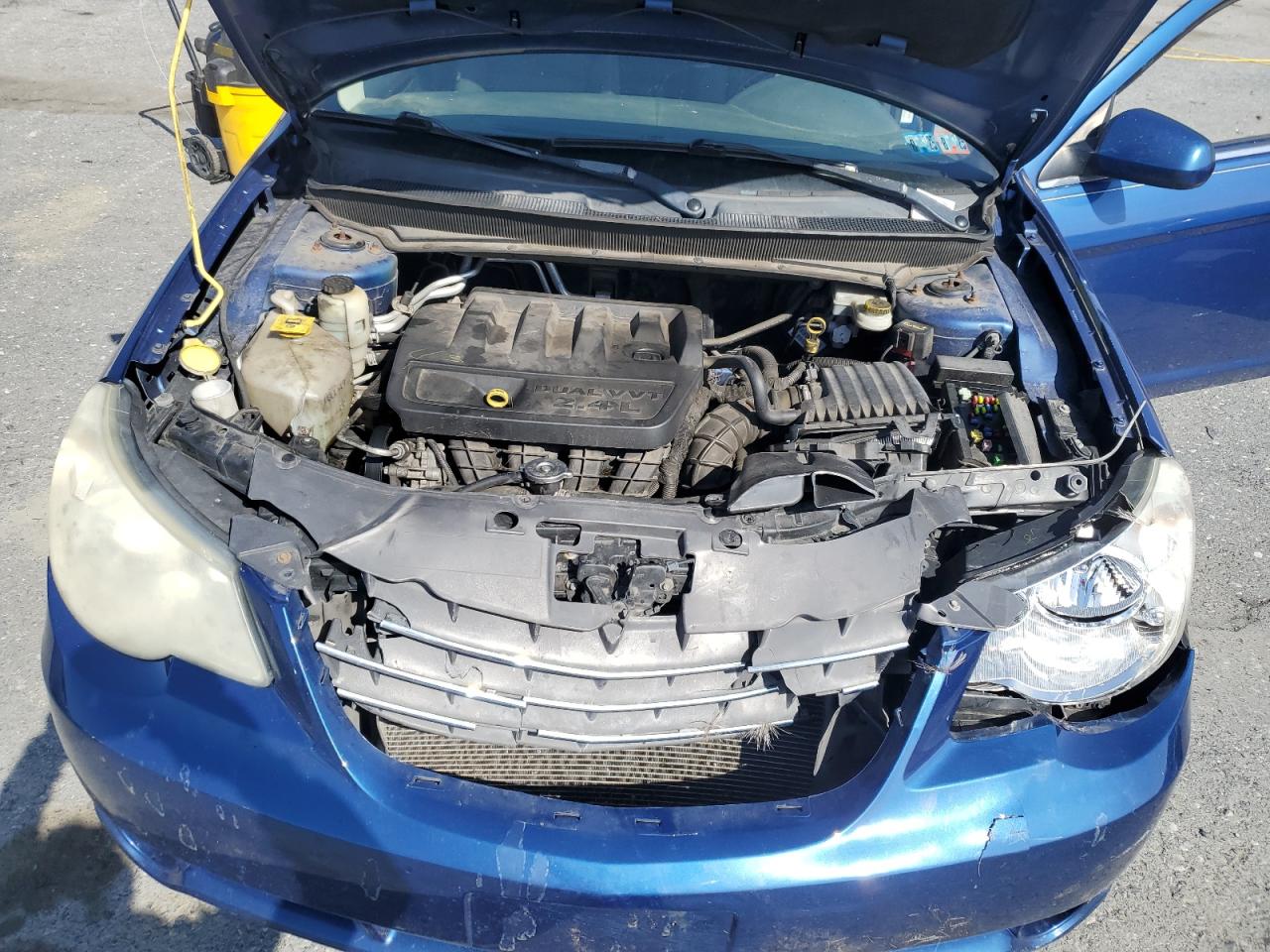2010 Chrysler Sebring - Image 11