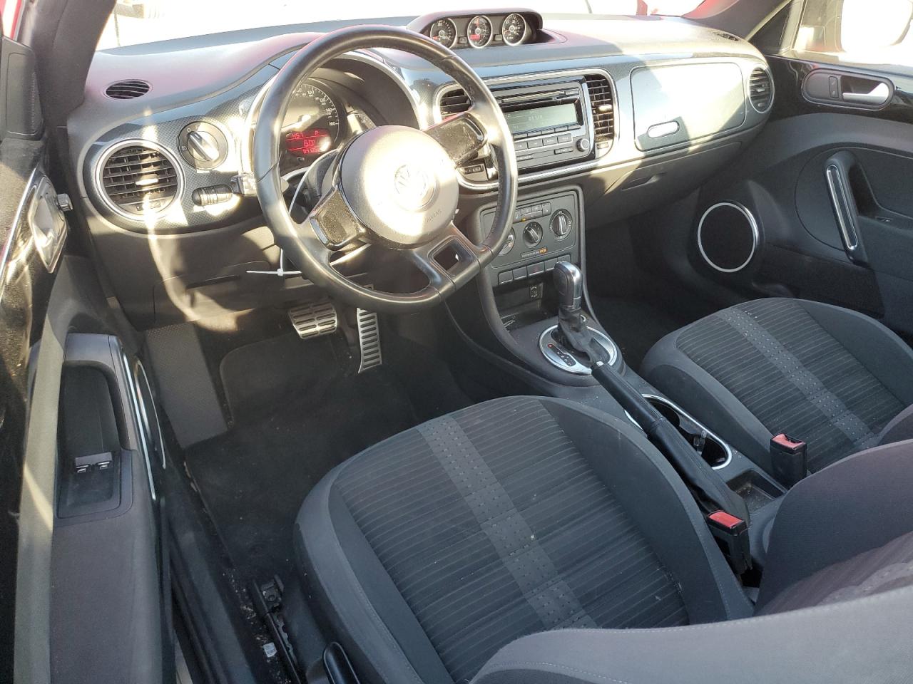 2012 Volkswagen Beetle - Image 8