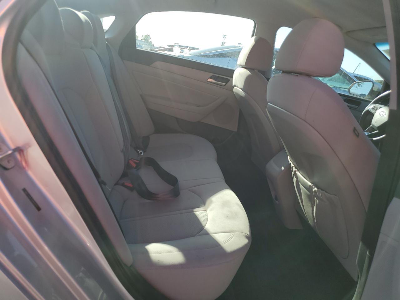 2018 Hyundai Sonata - Image 10