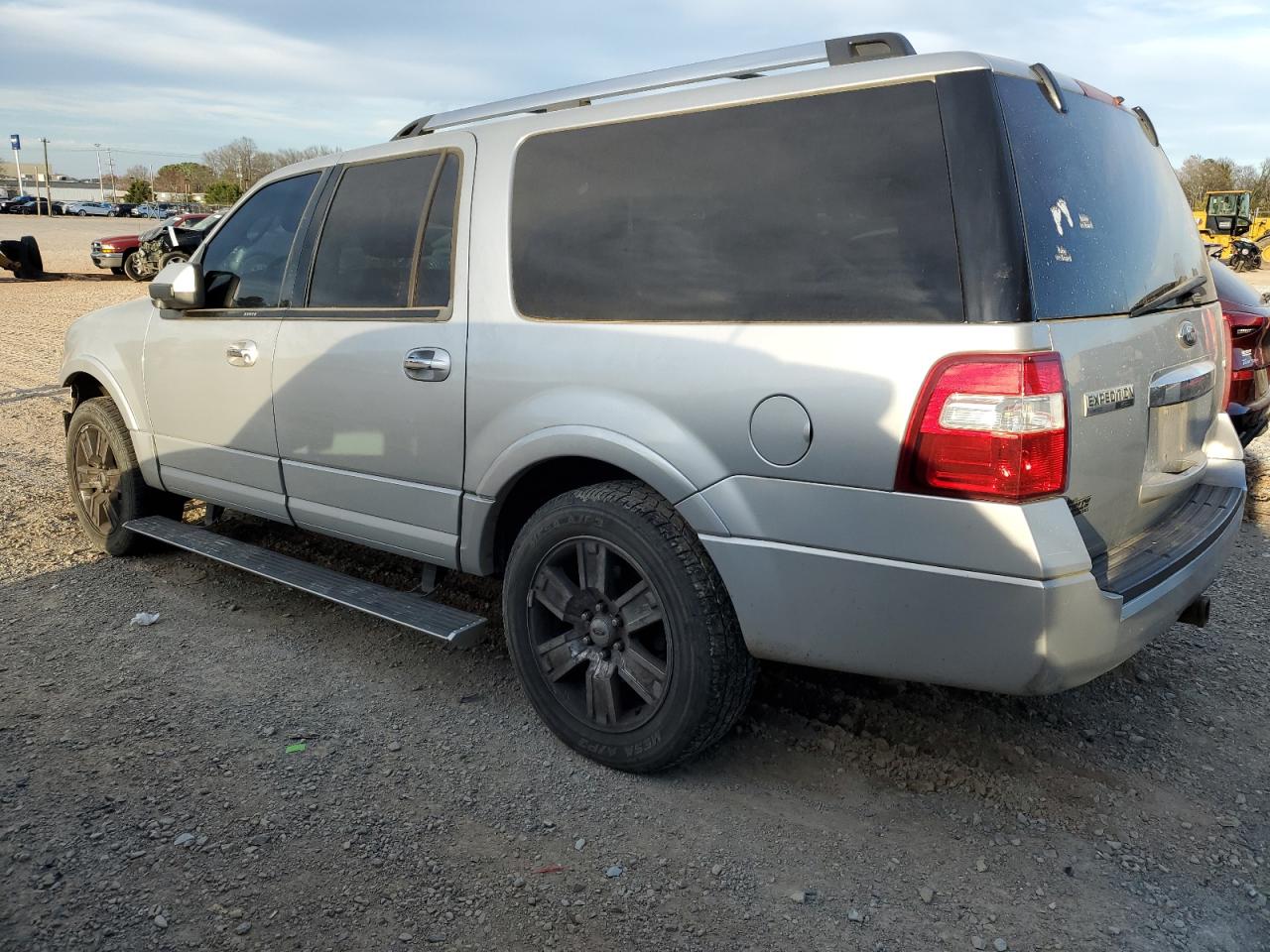 2010 Ford Expedition - Image 2