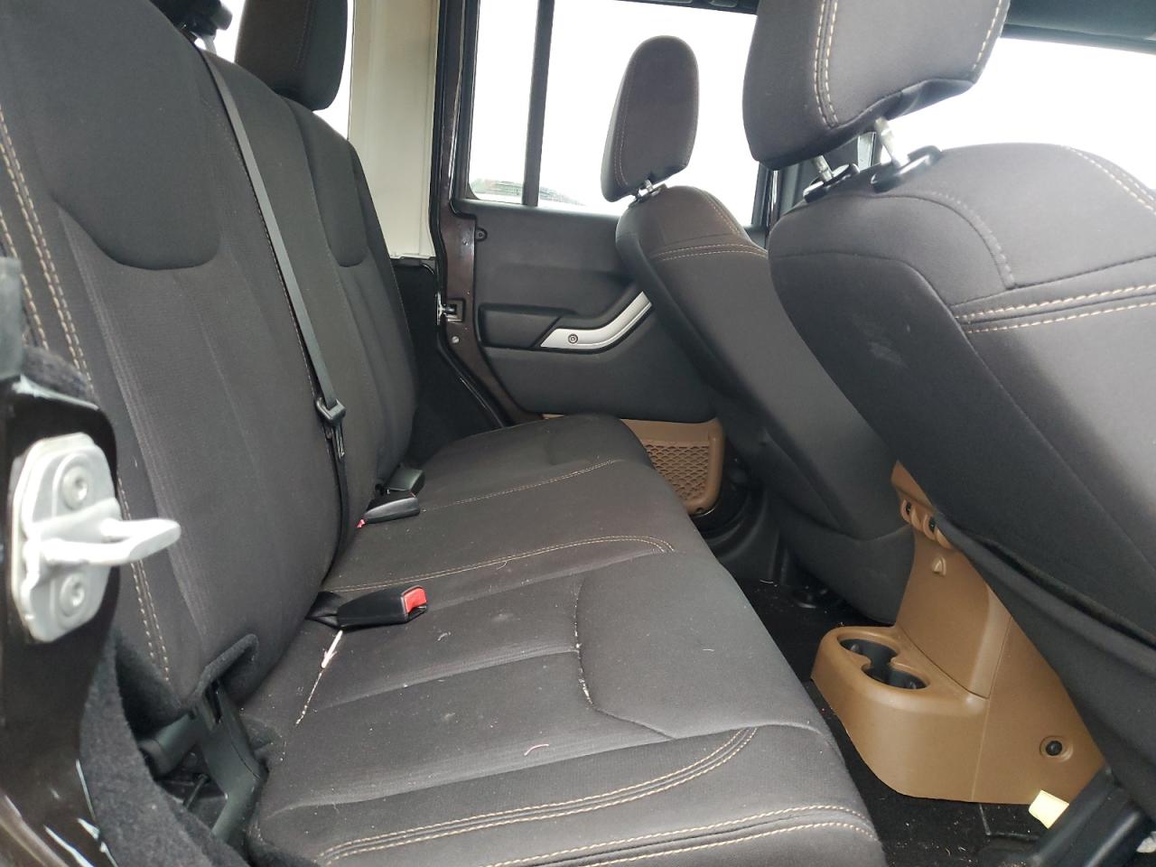 2013 Jeep Wrangler - Image 11