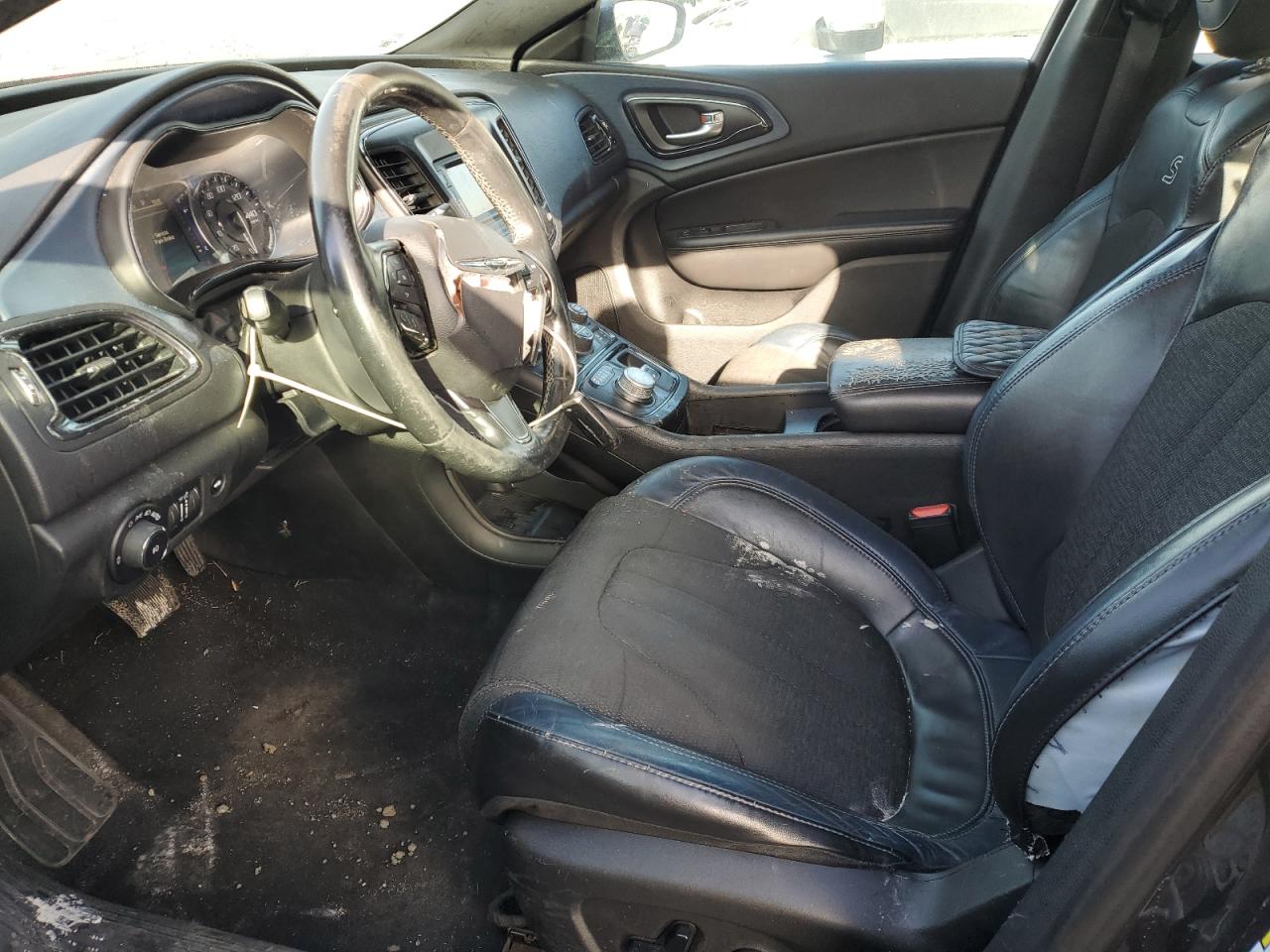 2015 Chrysler 200 - Image 7