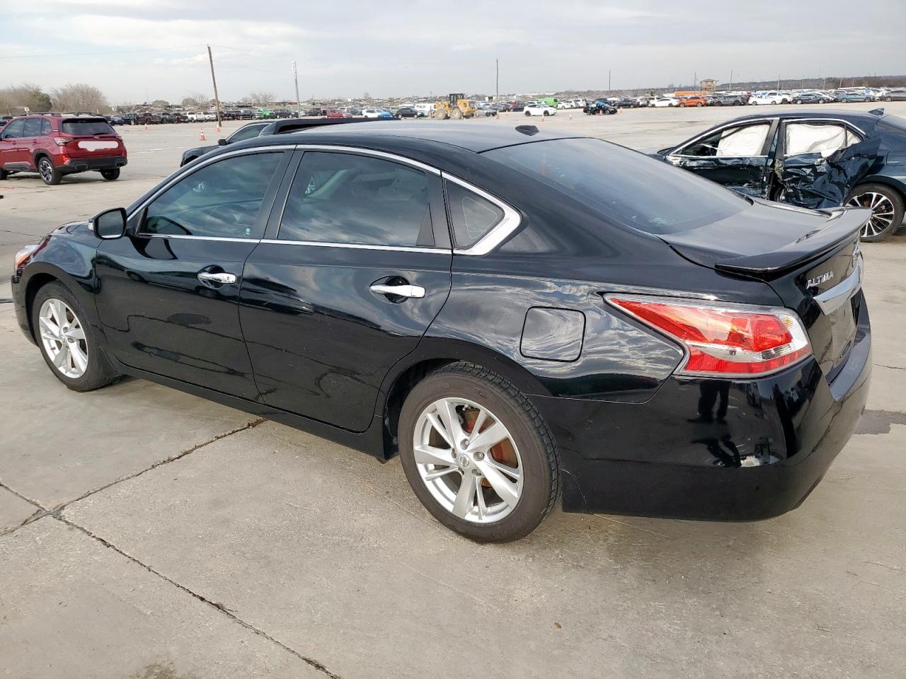 2015 Nissan Altima - Image 2