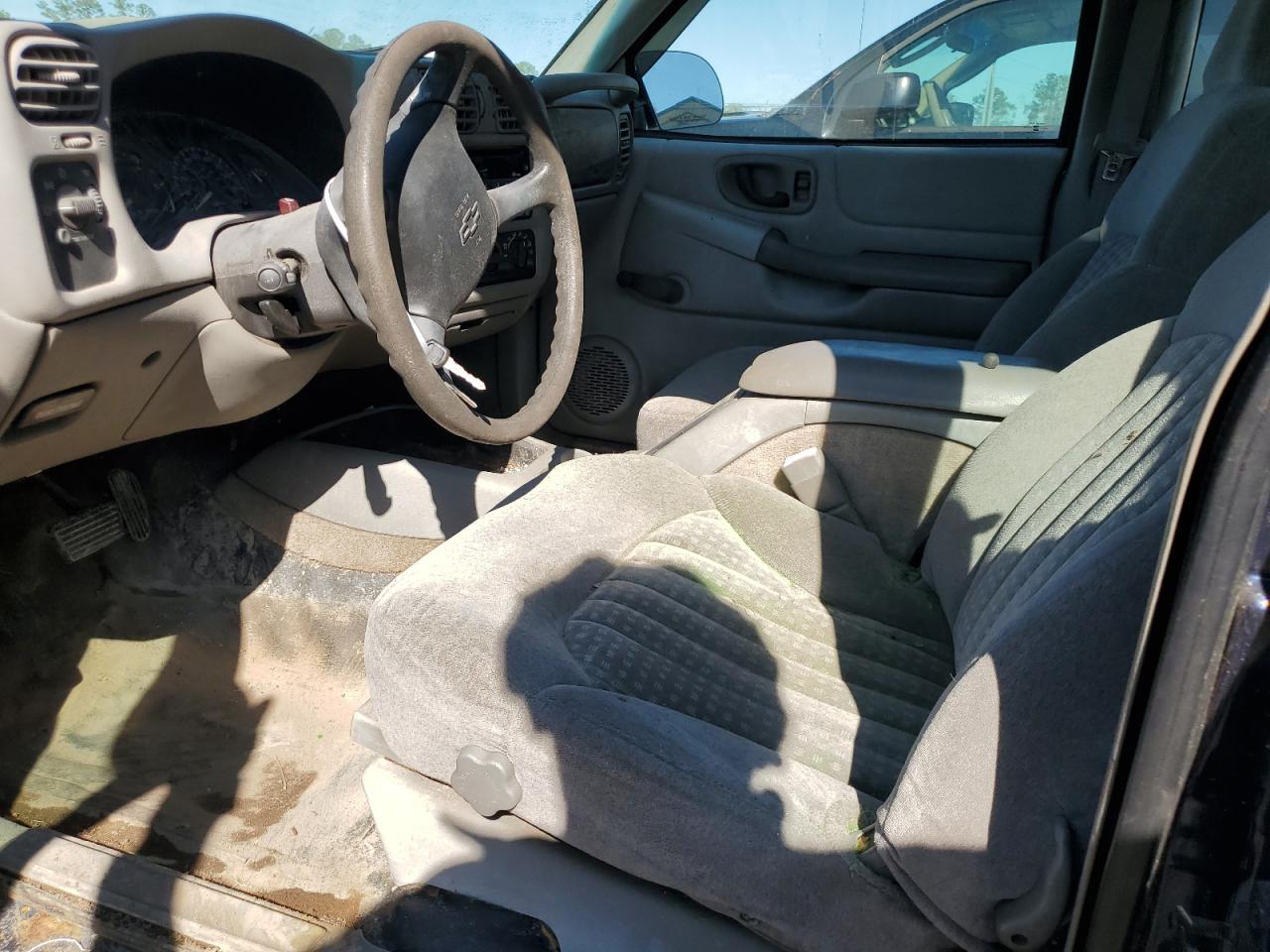 2002 Chevrolet S-10 Pickup - Image 7