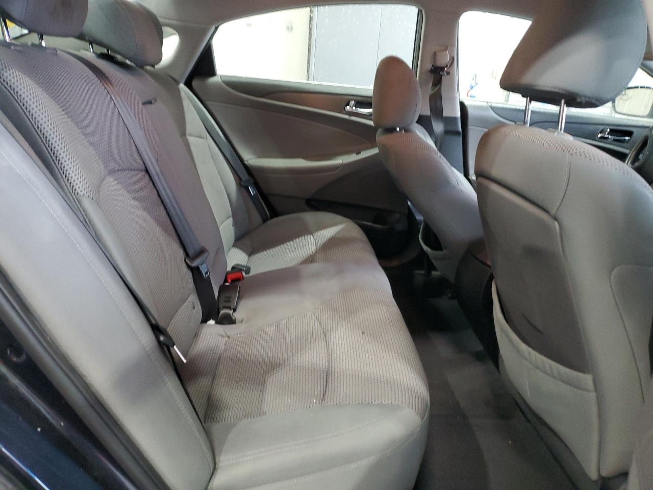 2013 Hyundai Sonata - Image 10