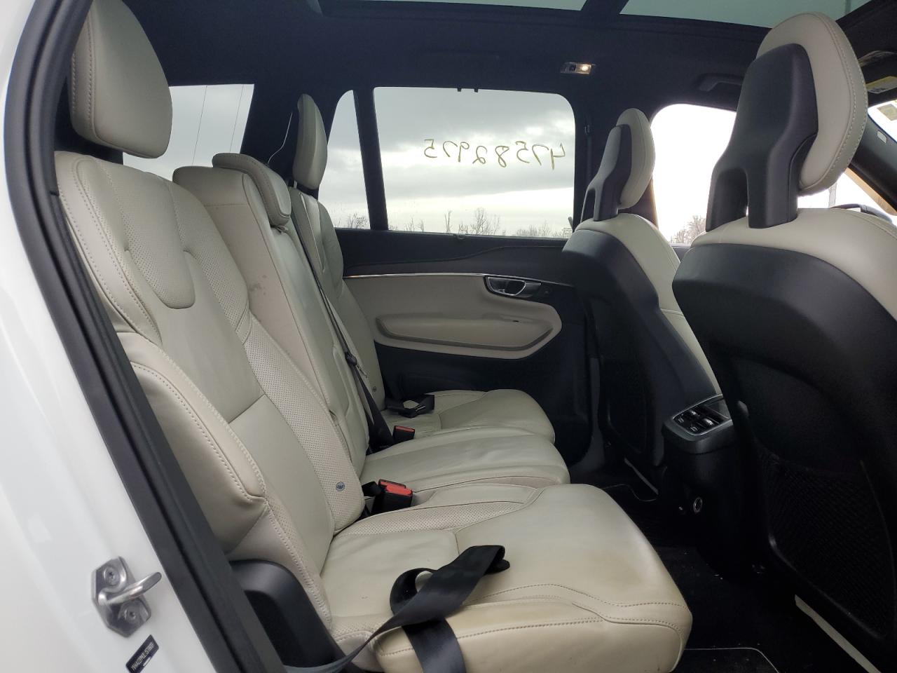 2020 Volvo XC90 - Image 11