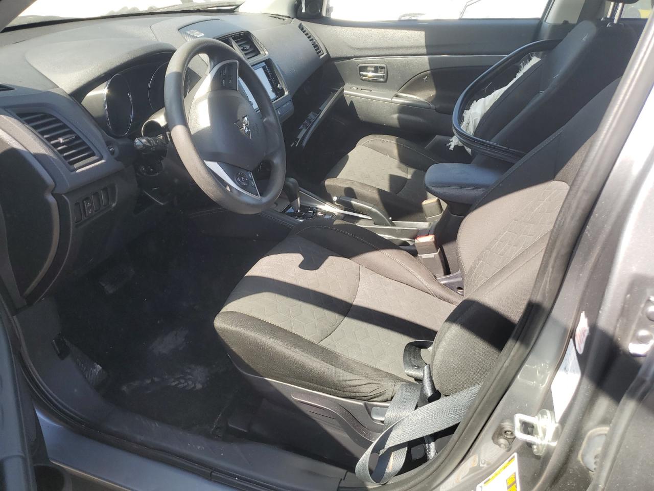 2021 Mitsubishi Outlander - Image 7