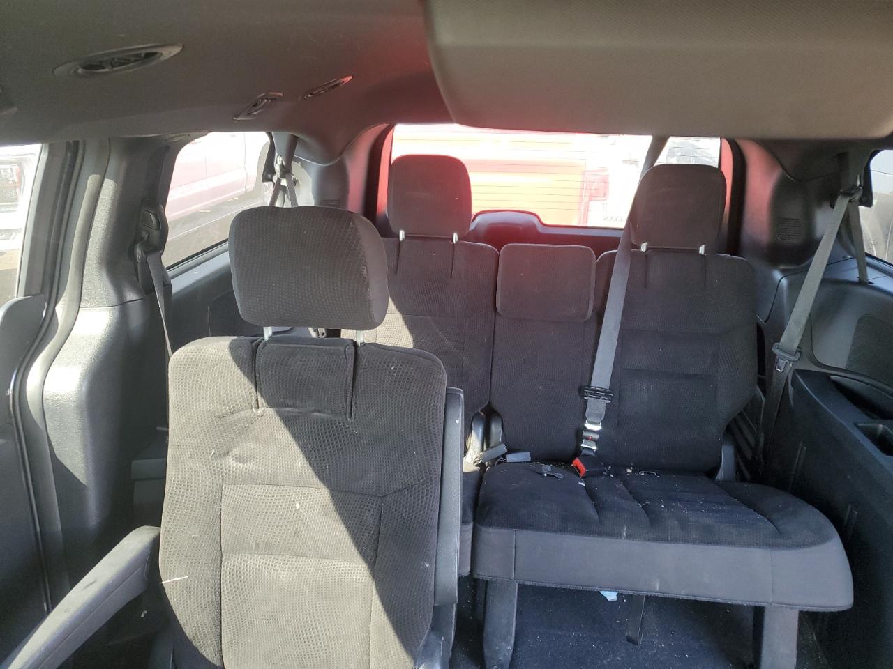 2018 Dodge Caravan - Image 10