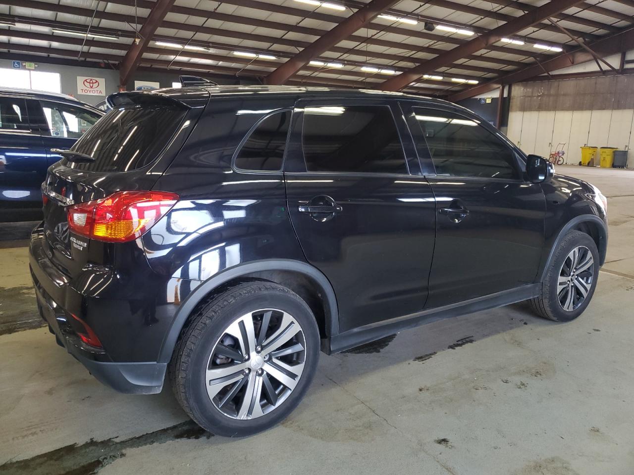 2019 Mitsubishi Outlander - Image 3
