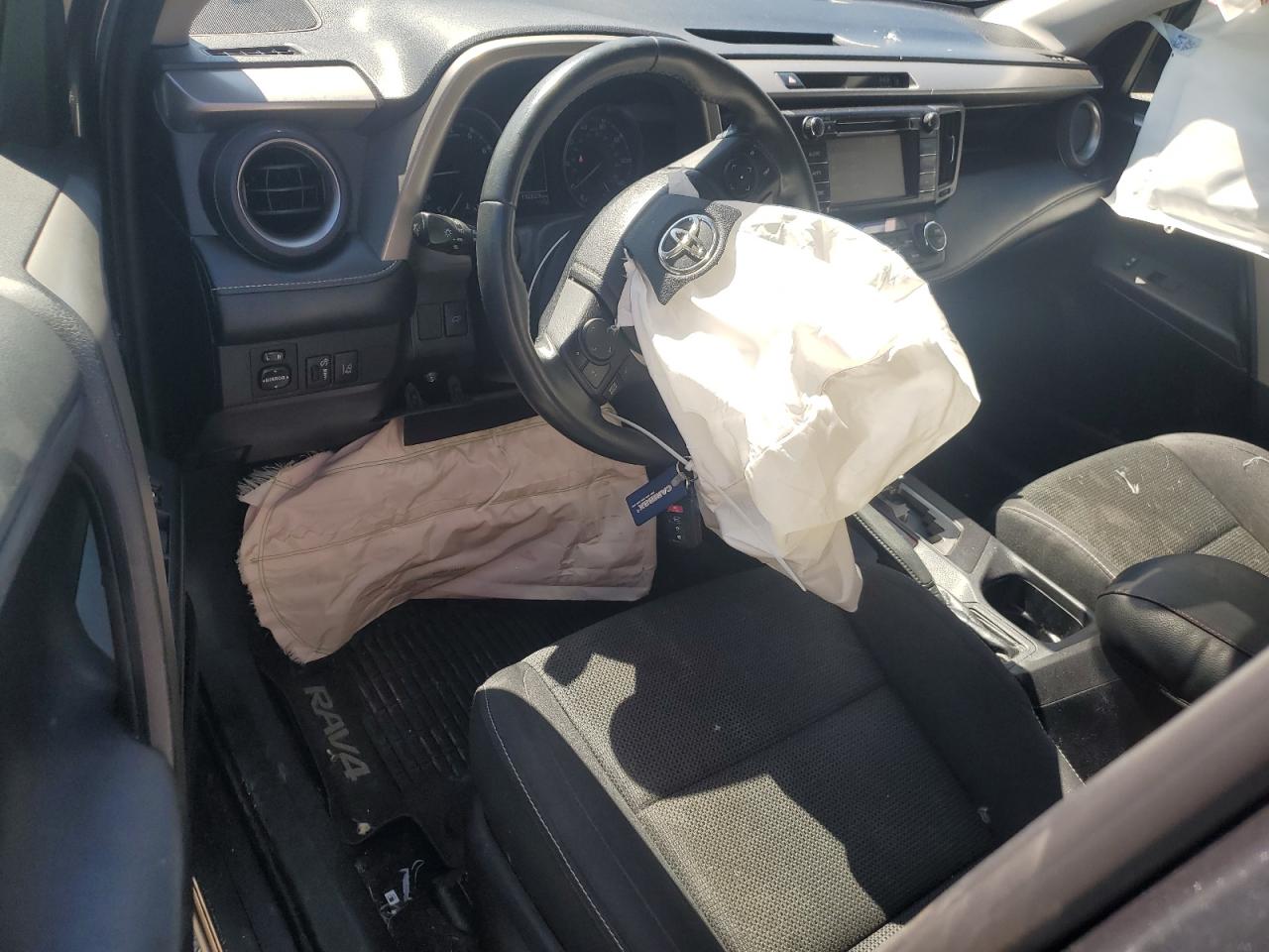 2018 Toyota RAV 4 - Image 8