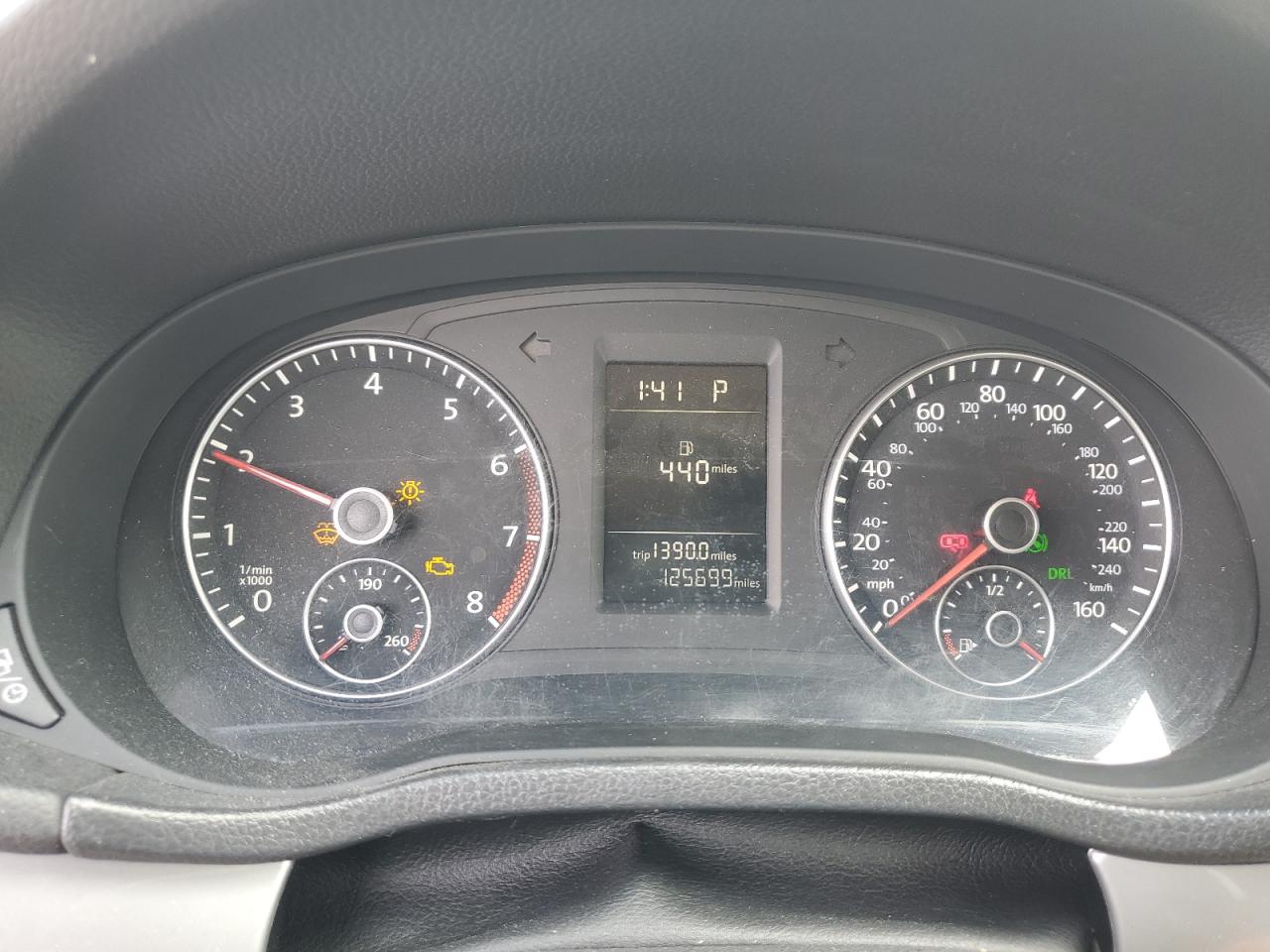 2014 Volkswagen Passat - Image 9