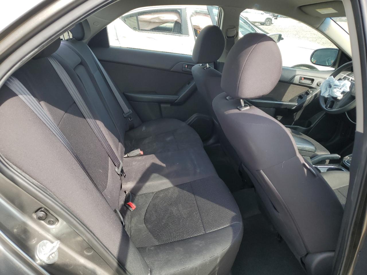 2012 Kia Forte - Image 10
