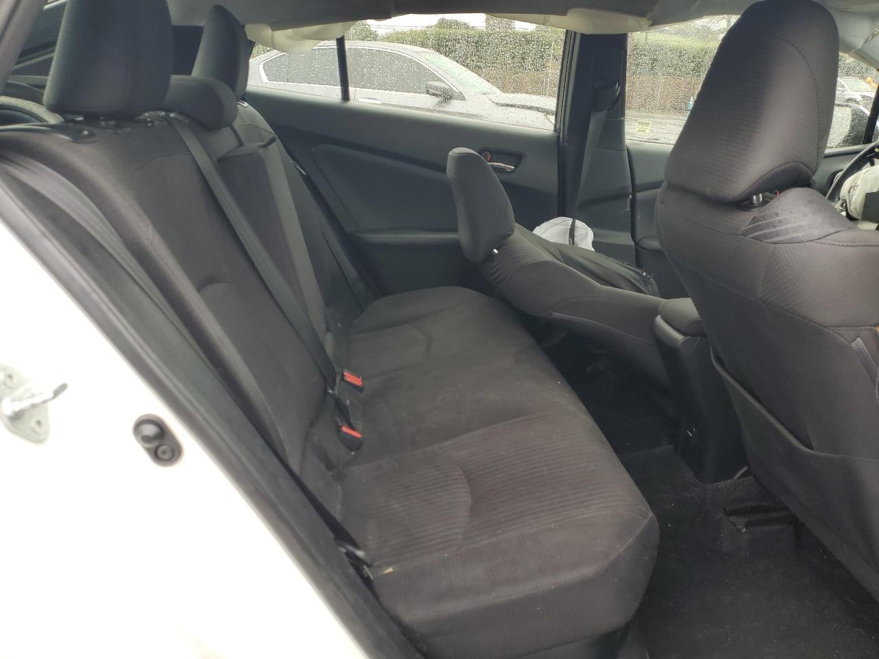 2016 Toyota Prius - Image 11