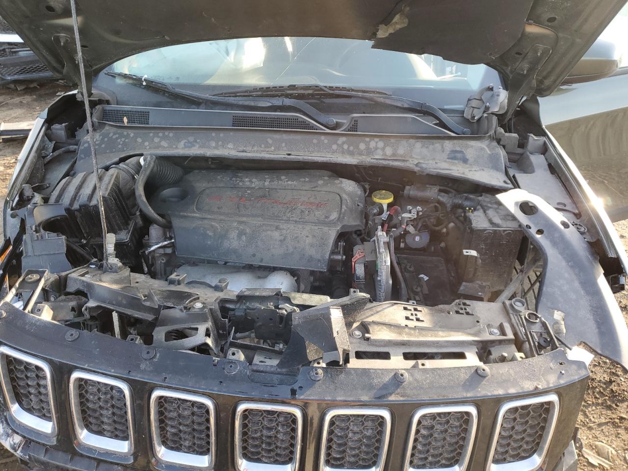 2018 Jeep Compass - Image 13