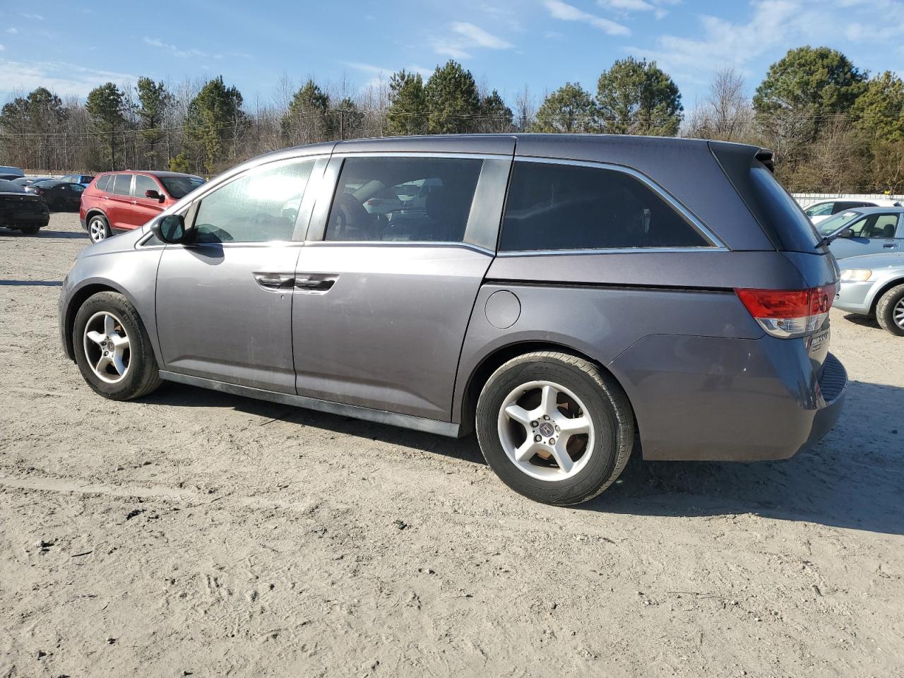 2015 Honda Odyssey - Image 2