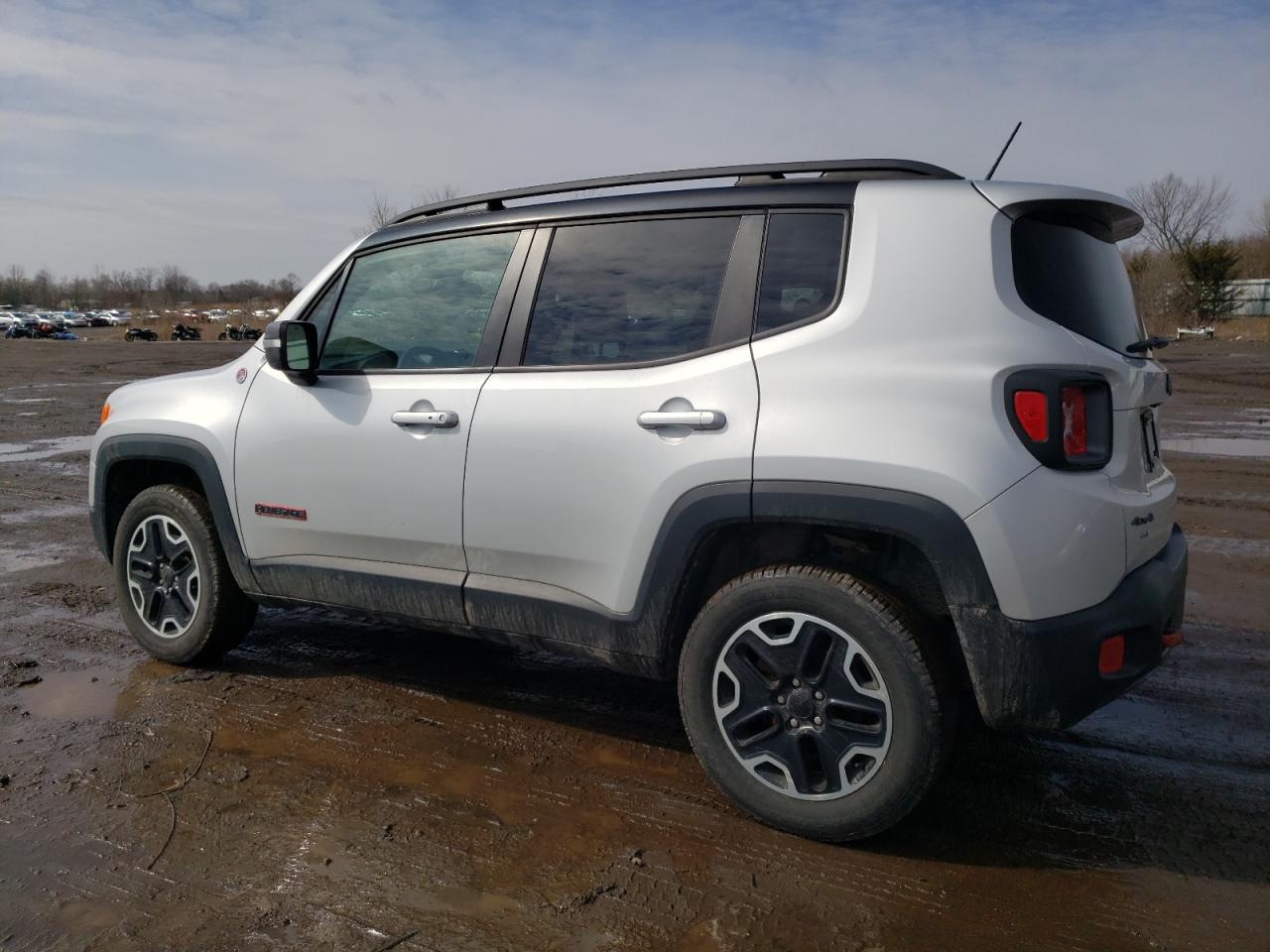 2016 Jeep Renegade - Image 2