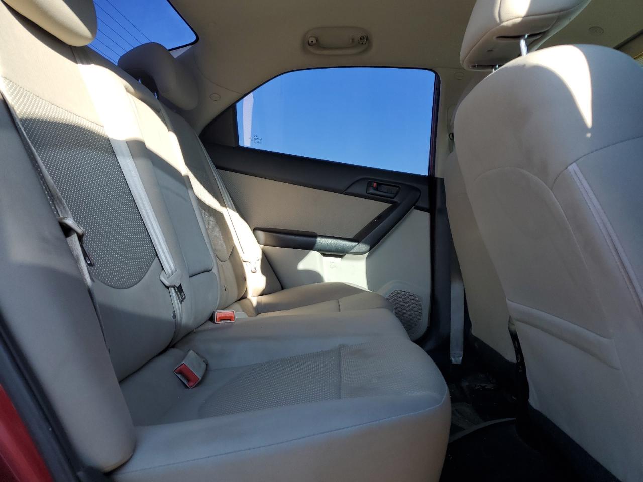 2010 Kia Forte - Image 10
