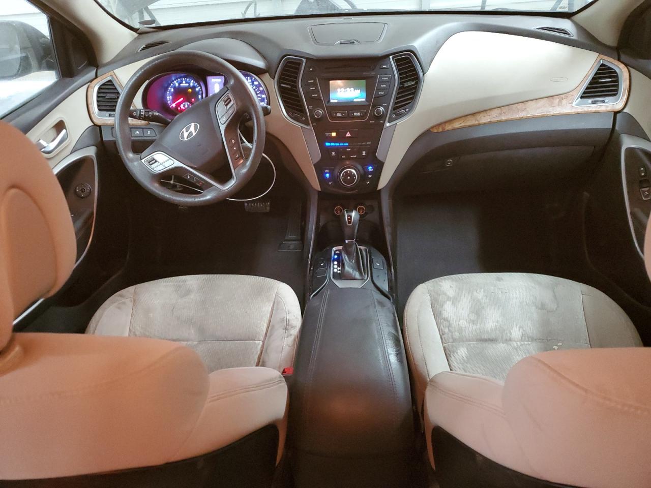 2016 Hyundai Santa Fe - Image 8