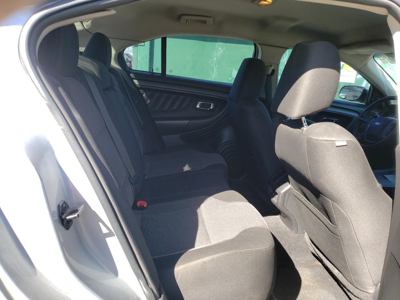 2011 Ford Taurus - Image 10