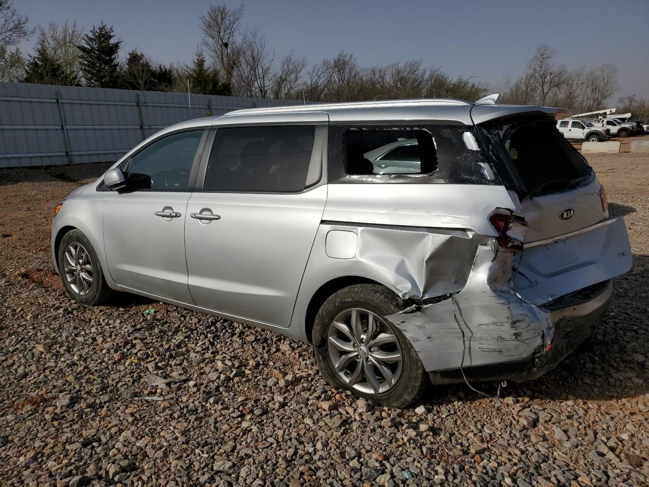 2021 Kia Sedona - Image 2