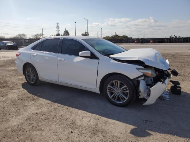  TOYOTA CAMRY 2017 Biały