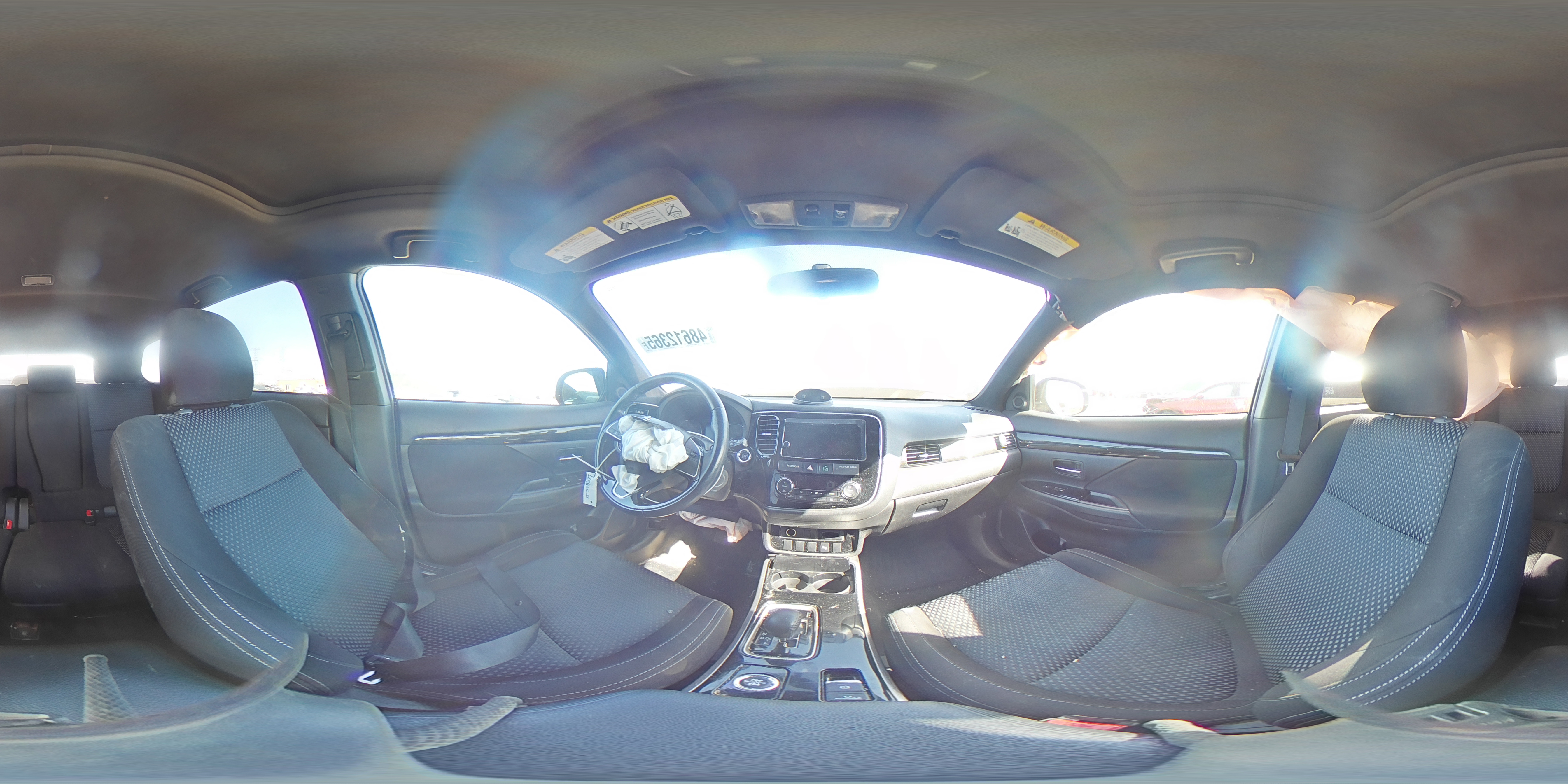 2018 Mitsubishi Outlander - Image 13