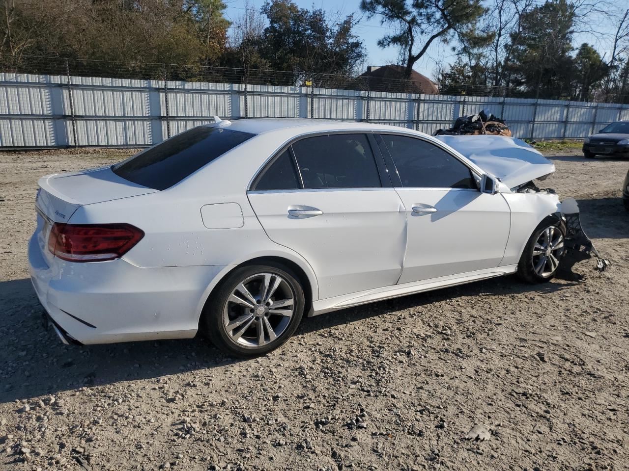 2015 Mercedes-Benz E-klasse - Image 3