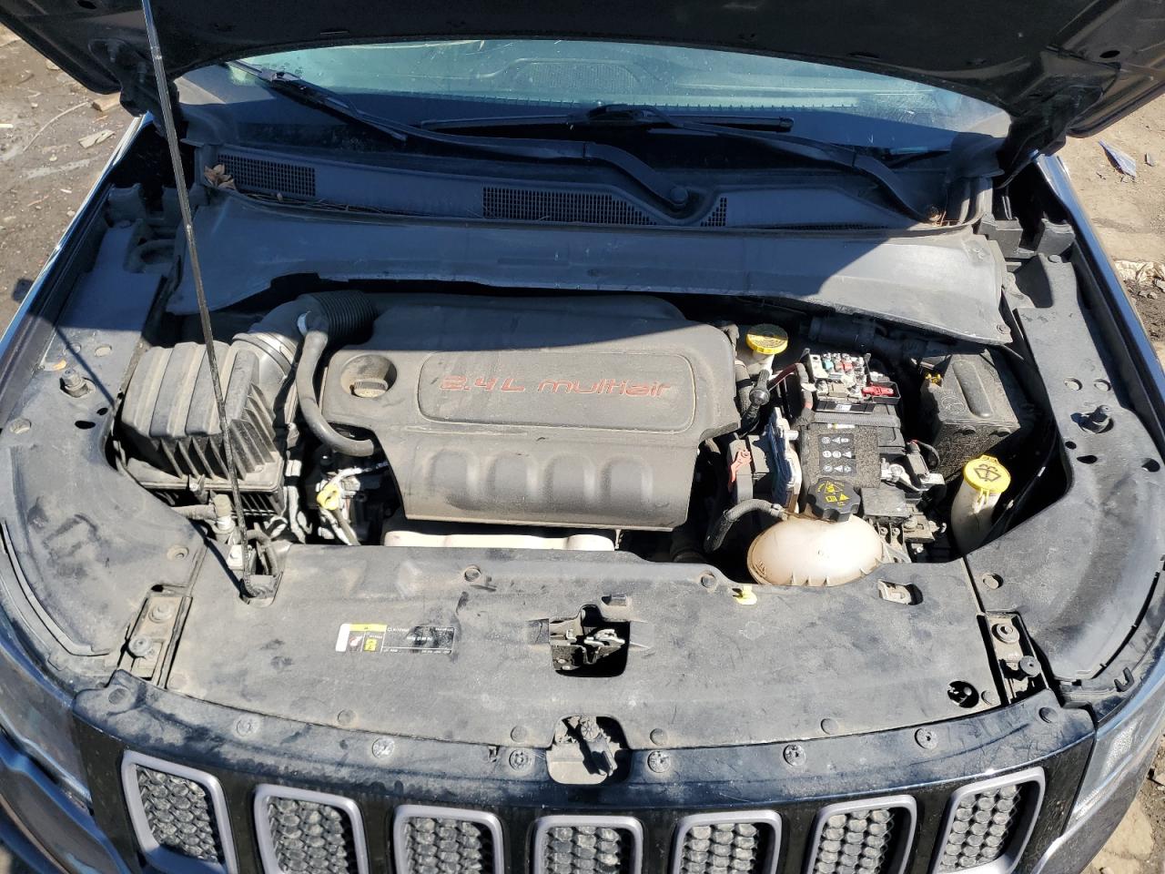 2019 Jeep Compass - Image 12