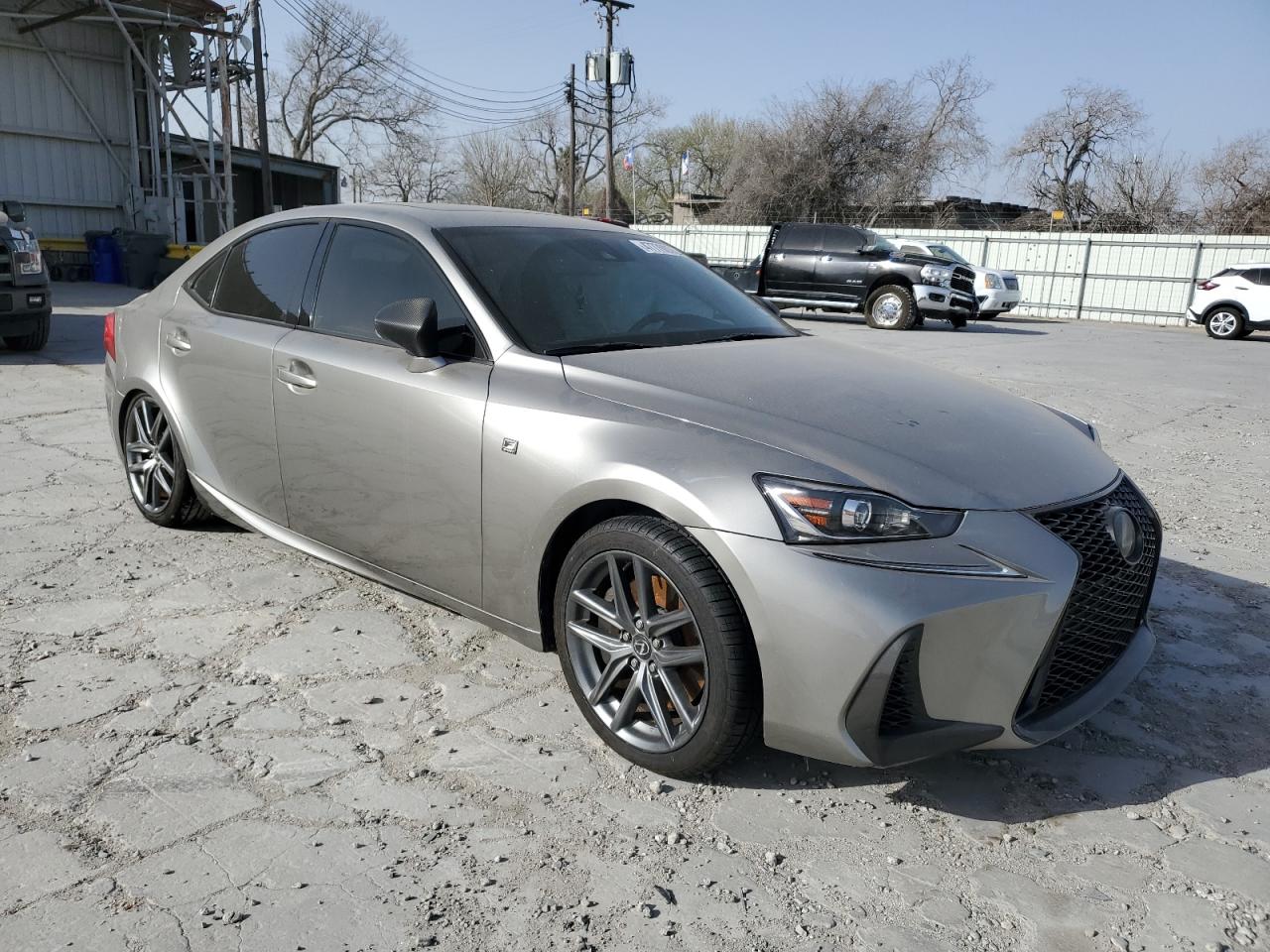 2017 Lexus IS - Image 4