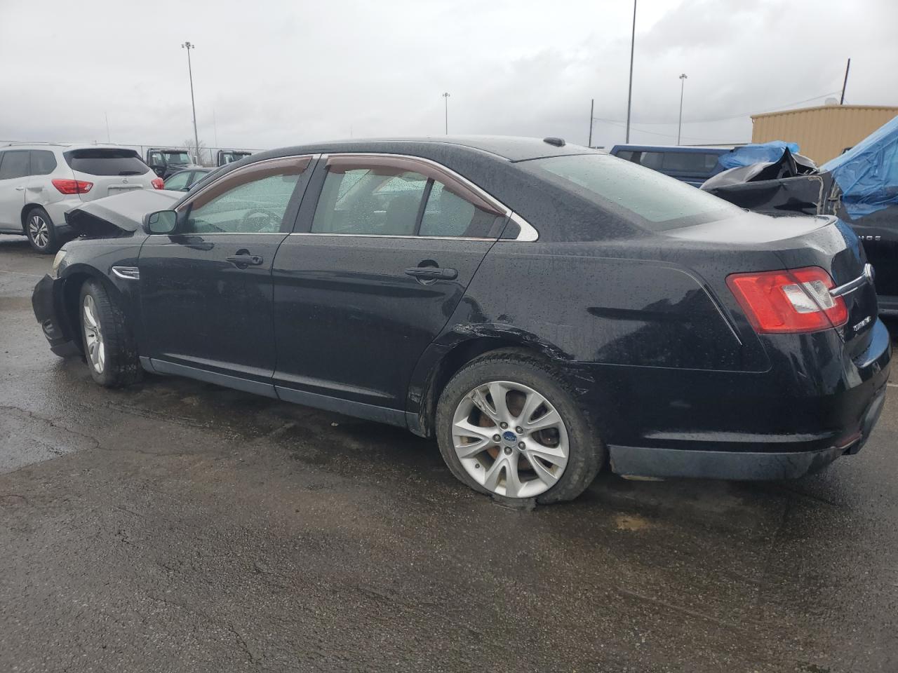 2012 Ford Taurus - Image 2