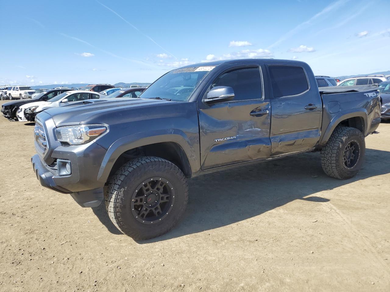 2017 Toyota Tacoma Double Cab للبيع في American Canyon، CA - Rear End