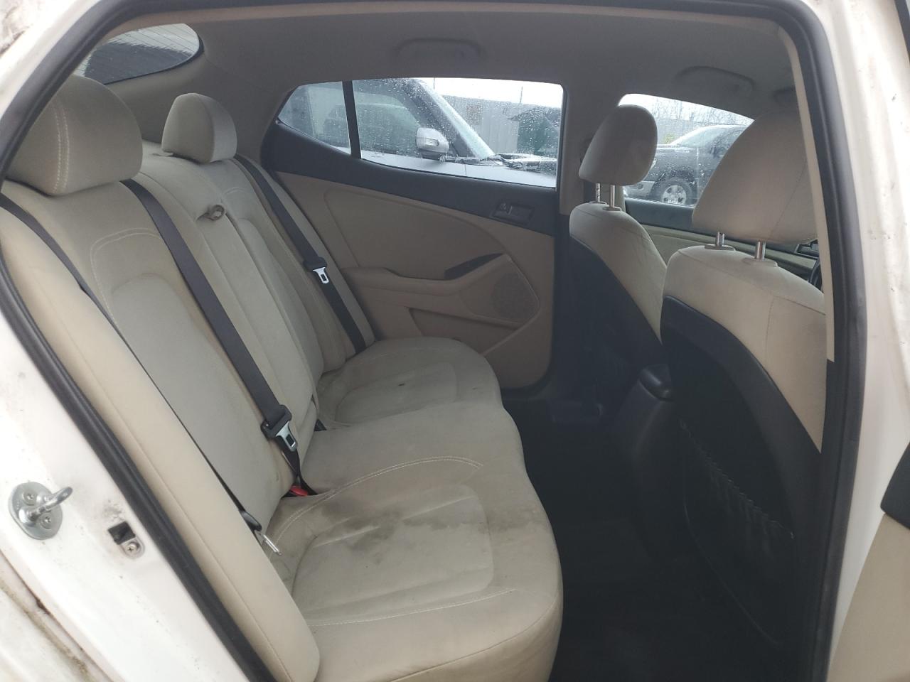 2011 Kia Optima - Image 10