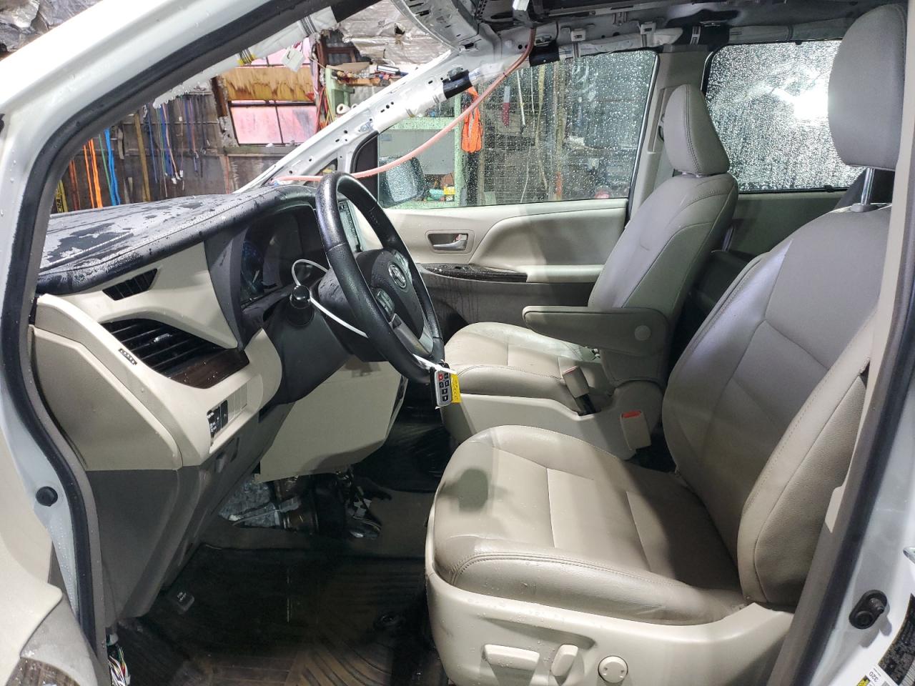 2019 Toyota Sienna - Image 7