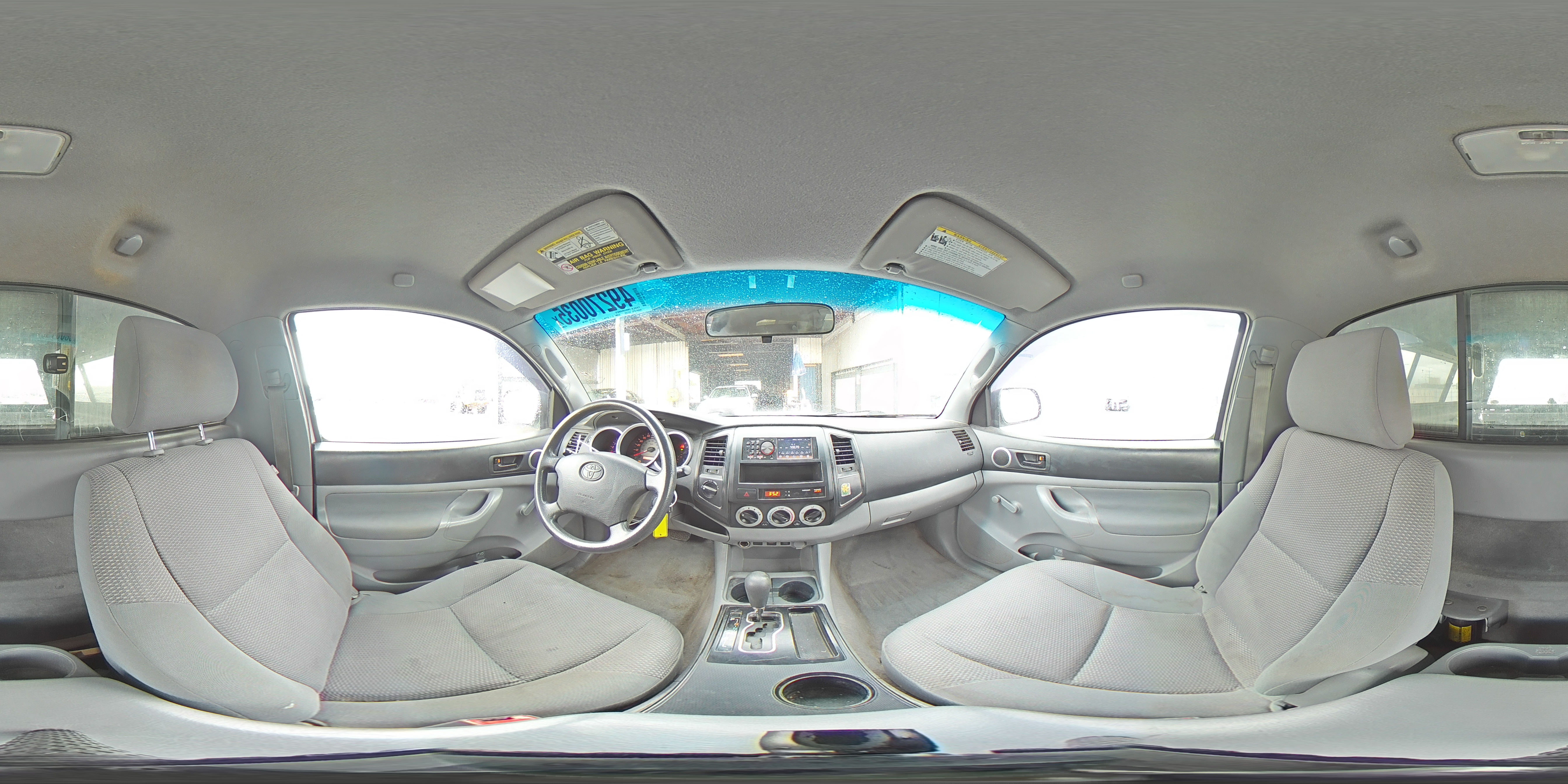 2011 Toyota Tacoma - Image 12