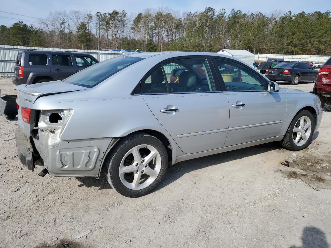 2010 Hyundai Sonata - Image 3