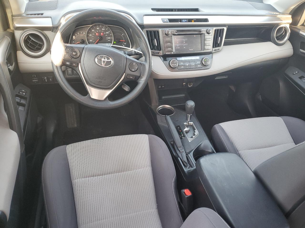 2015 Toyota RAV 4 - Image 8