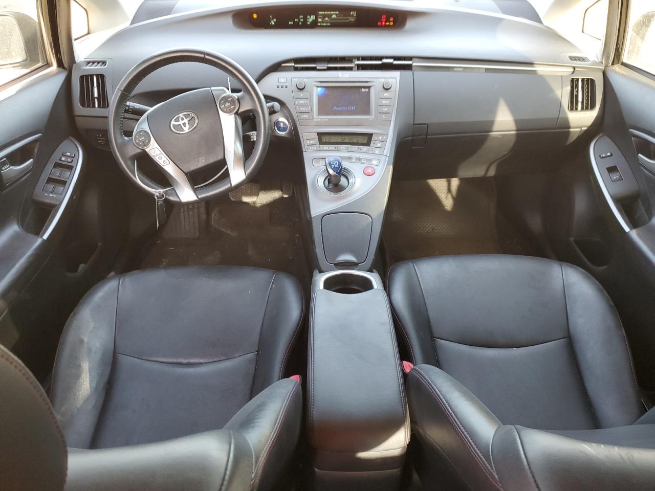2013 Toyota Prius - Image 8