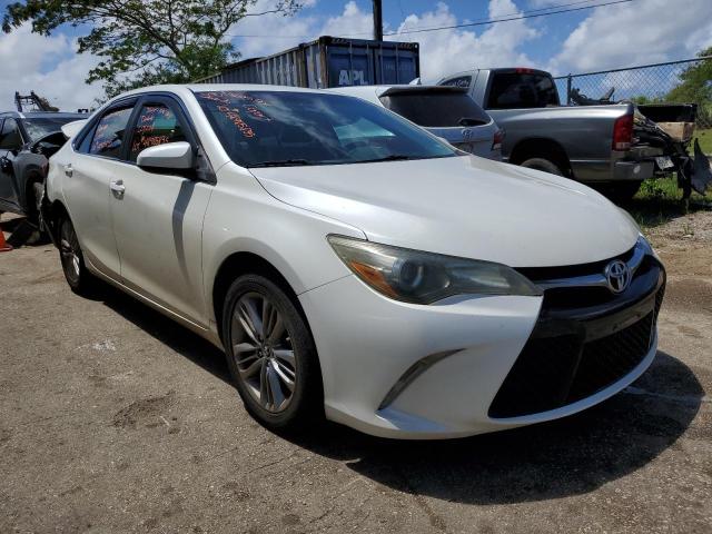  TOYOTA CAMRY 2015 Biały