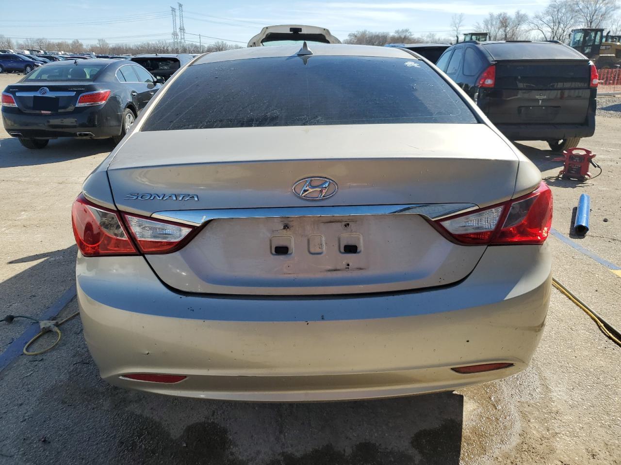 2012 Hyundai Sonata - Image 6