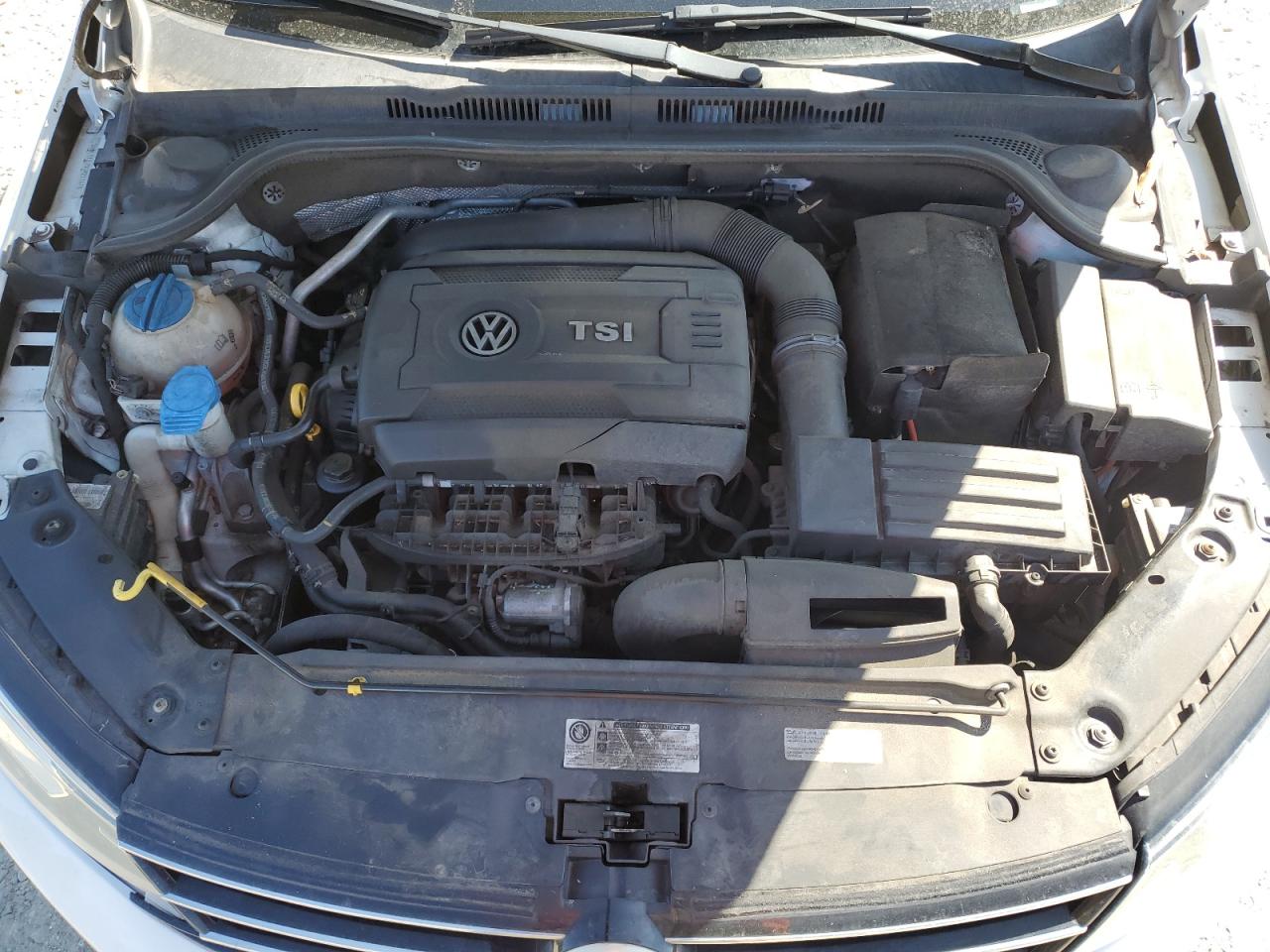 2016 Volkswagen Jetta - Image 12