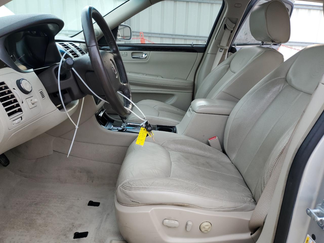 2011 Cadillac DTS - Image 7